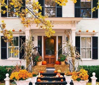 Autumn leaves pumpkins house entrance(1)